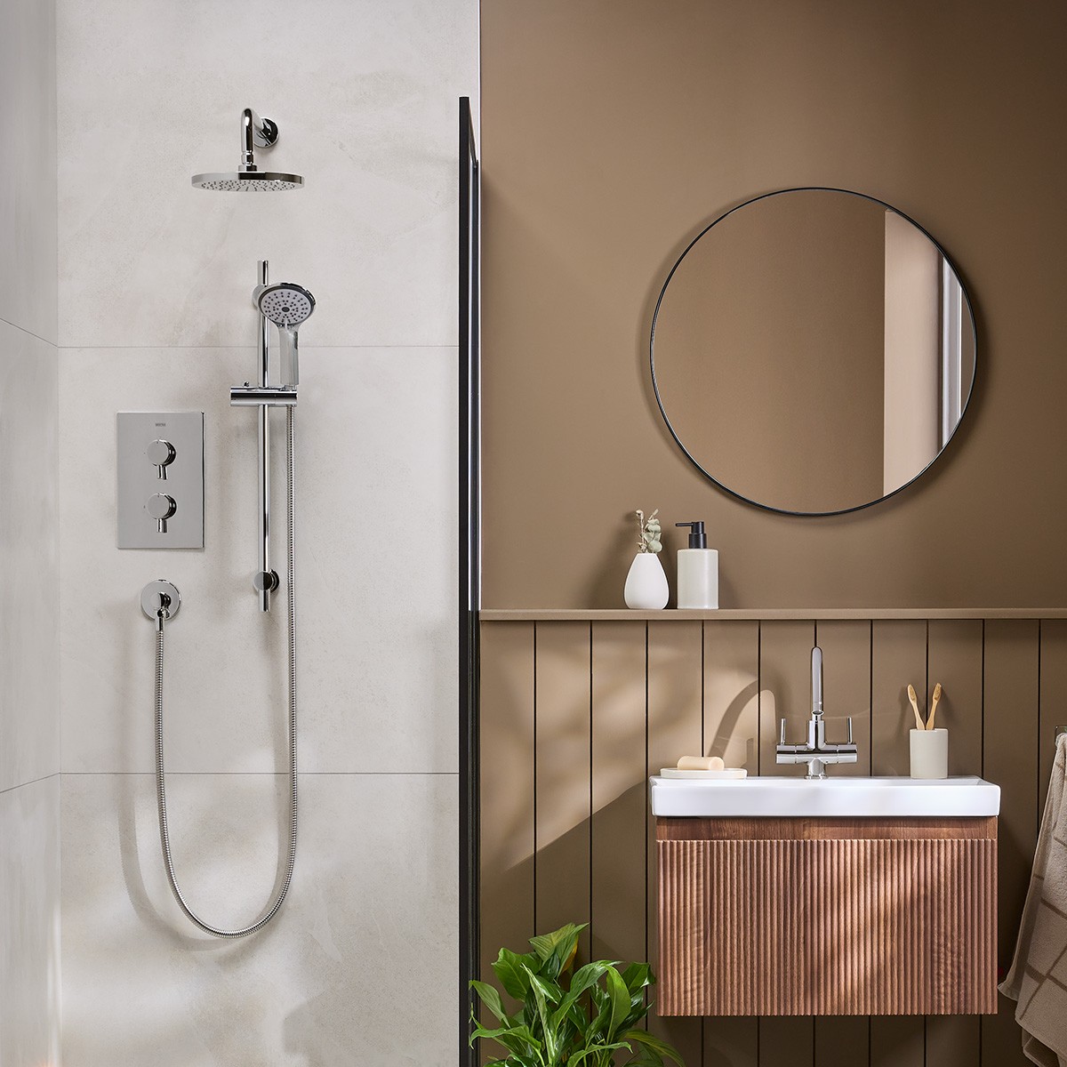 Conjunto de ducha empotrado termostático Bristan Prism rociador 200 mm con barra cromado