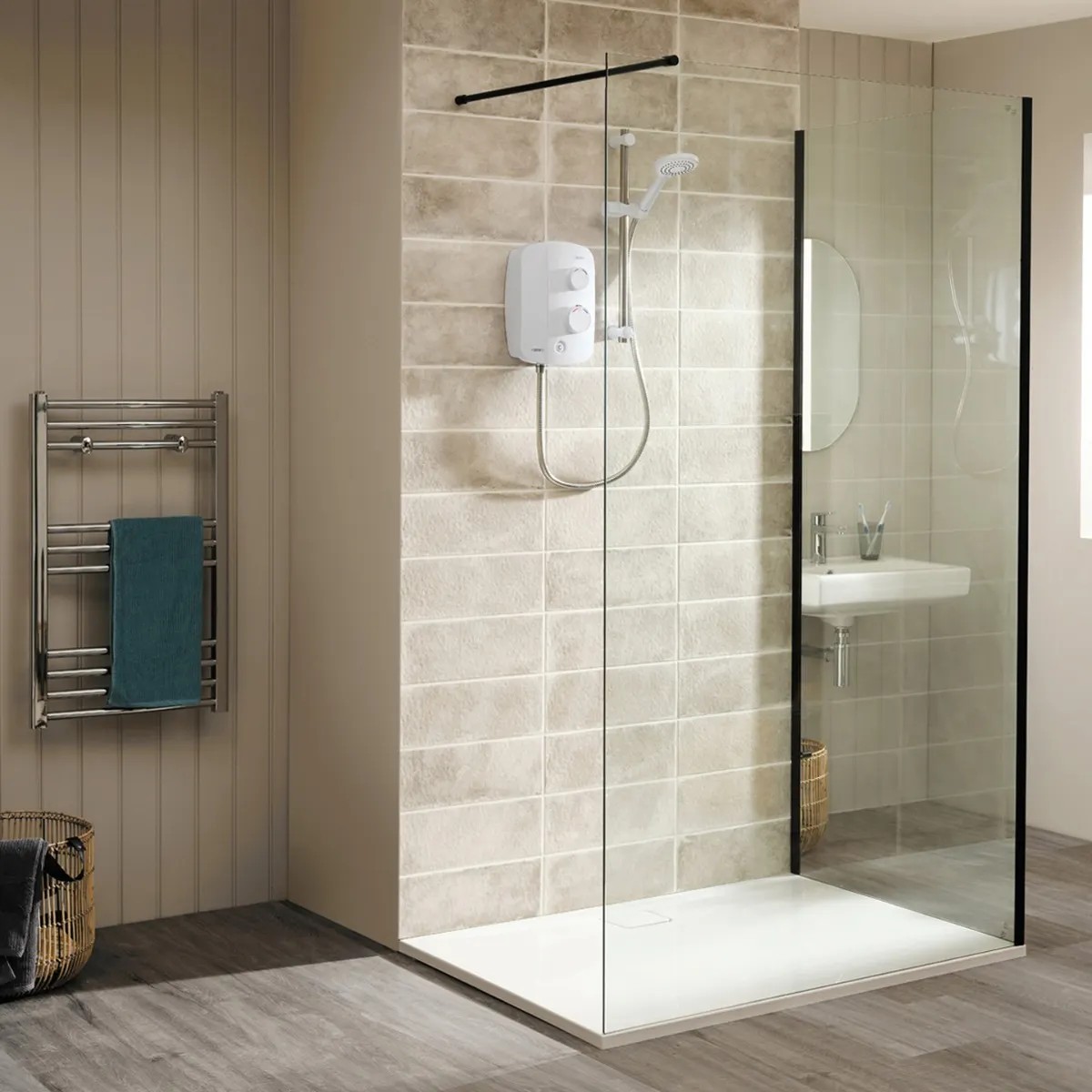 Ducha con bomba termostática Triton AS2000SR Silent Running blanco/cromado