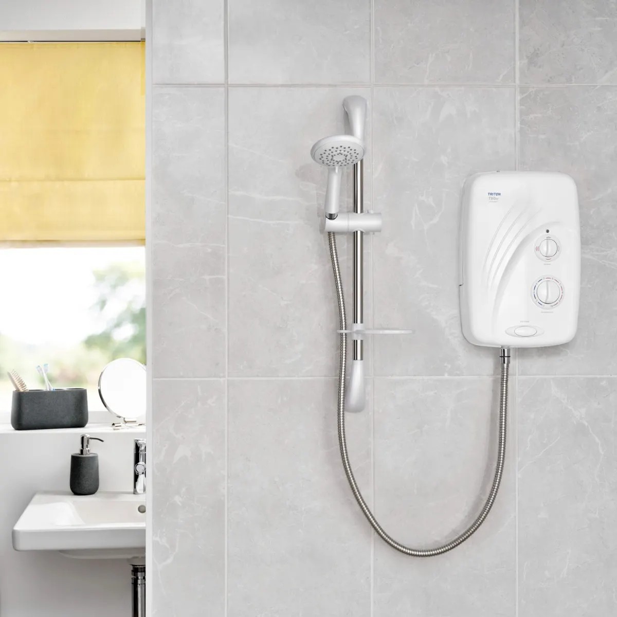 Ducha eléctrica con bomba Triton T80SR 8,5 kW blanco/cromado