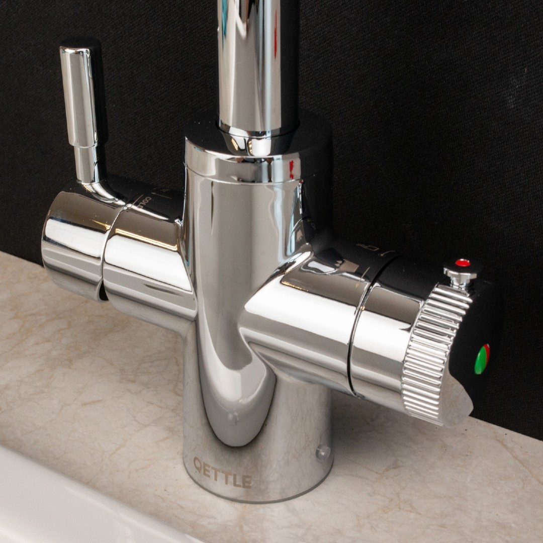 Grifo de agua hirviendo 4 en 1 QETTLE Original agua filtrada depósito 2 L cromado