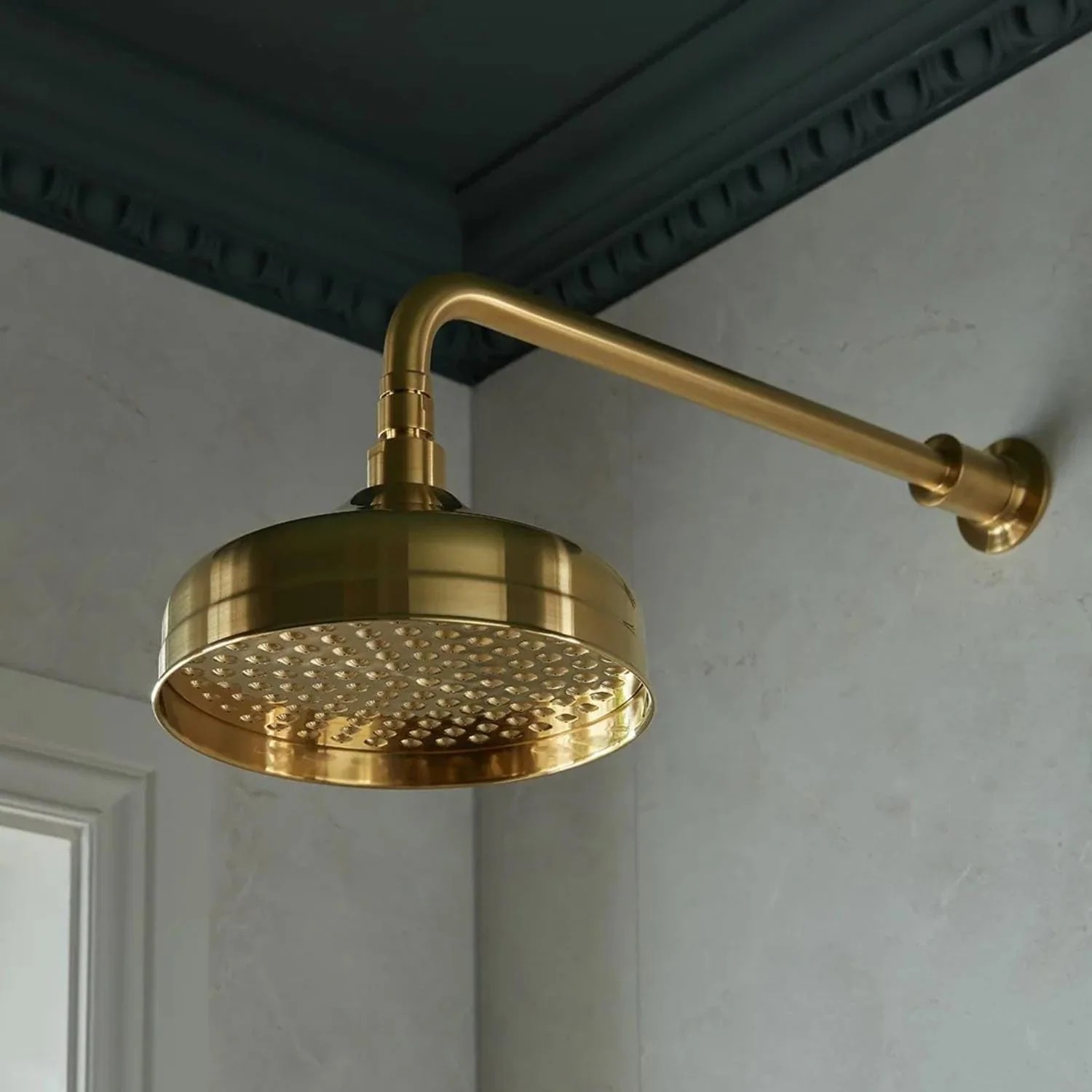 Rociador de ducha VADO Booth & Co. Axbridge clásico 200 mm con brazo mural latón cepillado